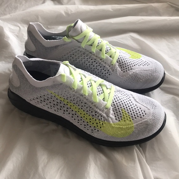 NWT Nike ID Custom Free RN Flyknit - Picture 6 of 8